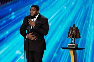 Commanders' Bobby Wagner named Walter Payton NFL Man of the Year, honors mother lost to stroke