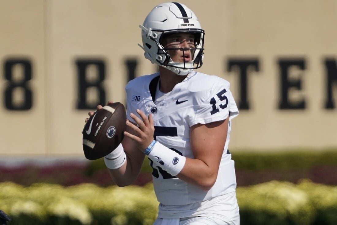 Illinois football concludes the season with a road loss at Penn State