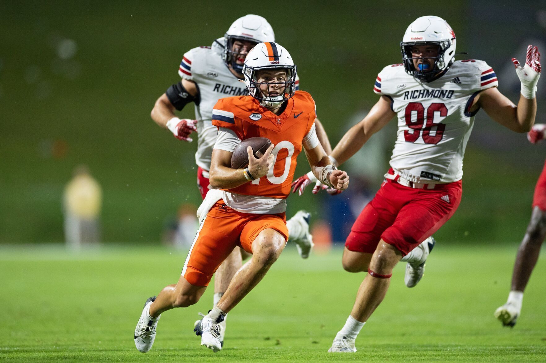 UVa Football QB Colandrea's Steady Demeanor Shows Growth