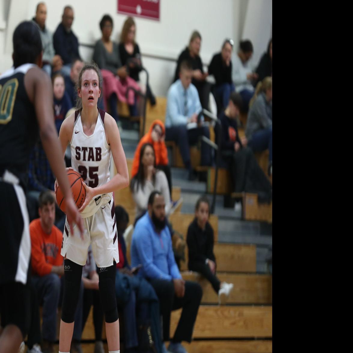Stab S Sallie Vick Chooses Unc Wilmington Sports Dailyprogress Com
