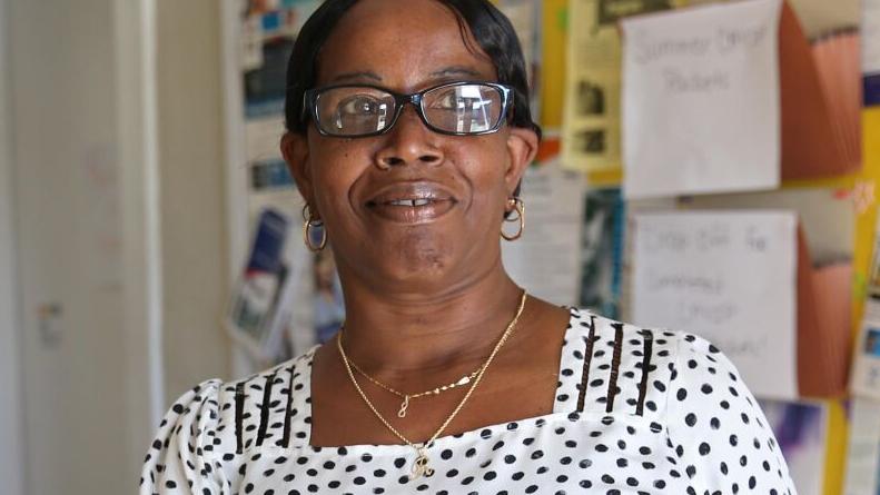 Dozen: Roxanne Jones' past struggles help her to serve others - Vimarsana News