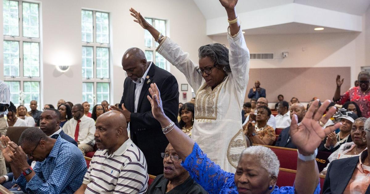 Earle-Sears reaches out to Black churchgoers in bid for governor