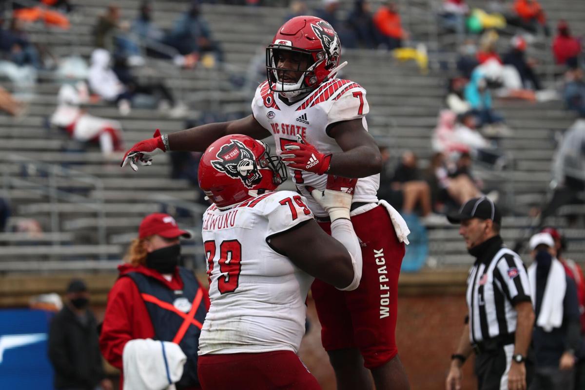 101020-ncstate-uvafootball161.JPG
