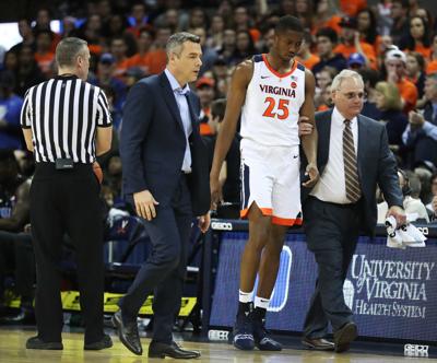 Virginia Basketball Notebook Diakite Leaves Game After Colliding