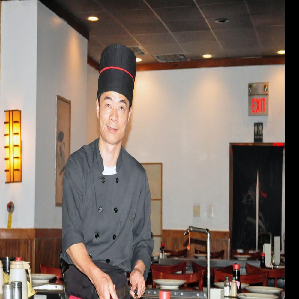 dinner-and-a-show-hibachi-chefs-cook-entertain