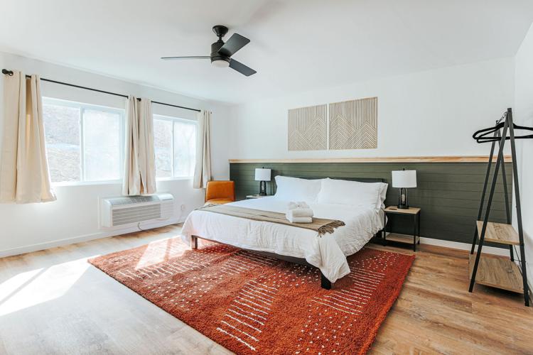 Grey Pine Lodge room