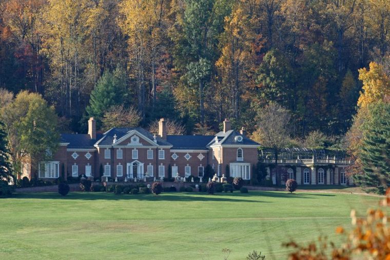 Trump seeks to buy Kluge house