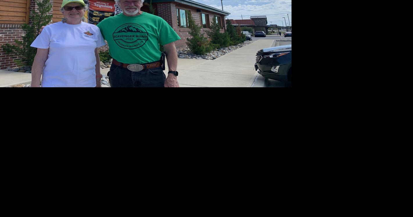 Virginia couple stops in Illinois on Texas Roadhouse journey