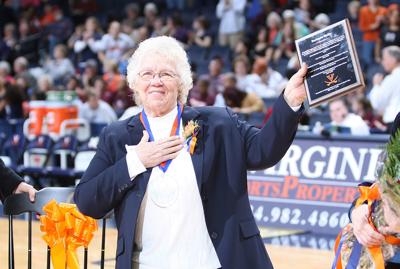 Uva Women S Basketball Notes Former Coach Barbara Kelly Dies