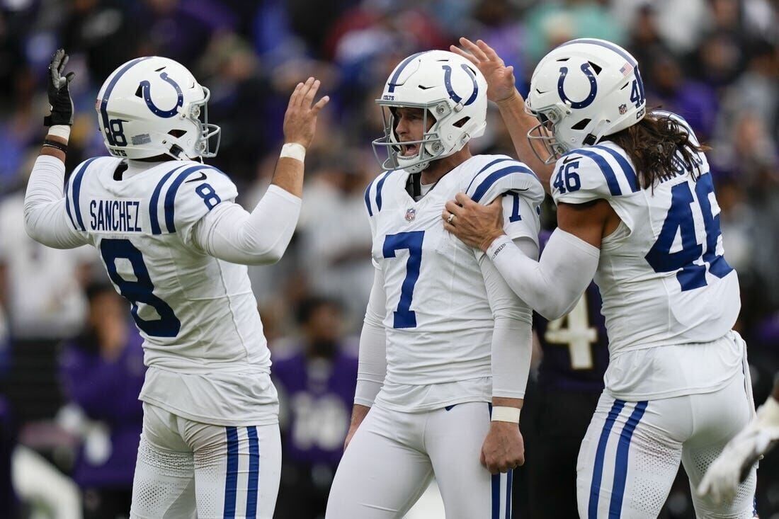 Colts-Bengals Football Game Editorial Photo - Image of blue, white