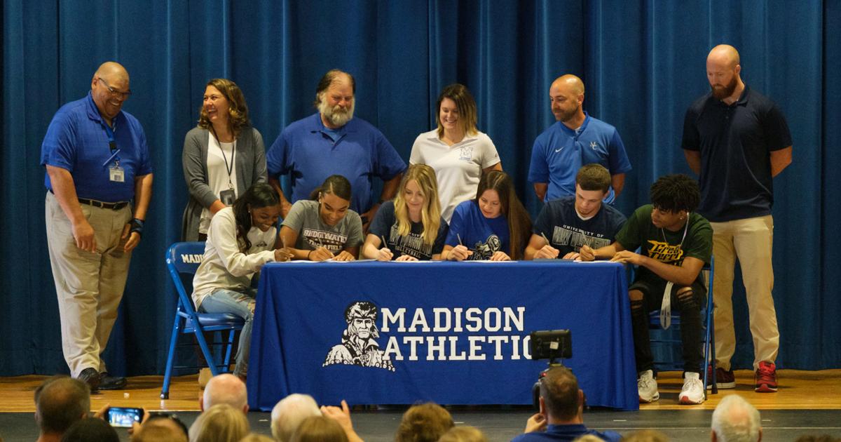 Six sign to play at D3 schools