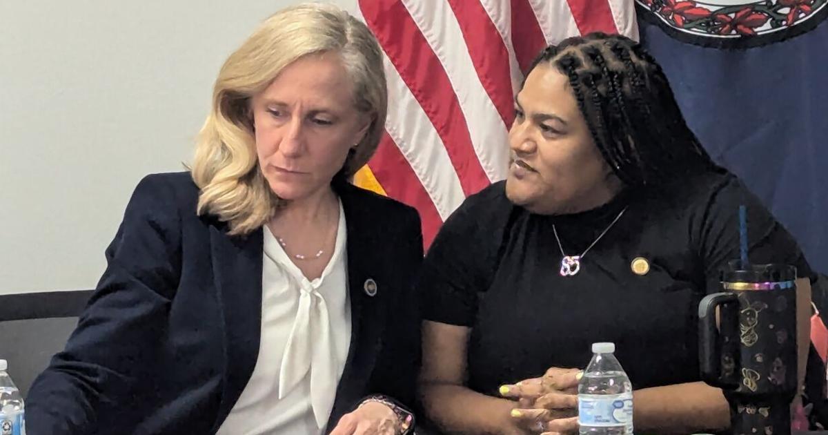 Spanberger wirbt bei einem Runden Tisch mit Wohnungsaktivisten aus ...