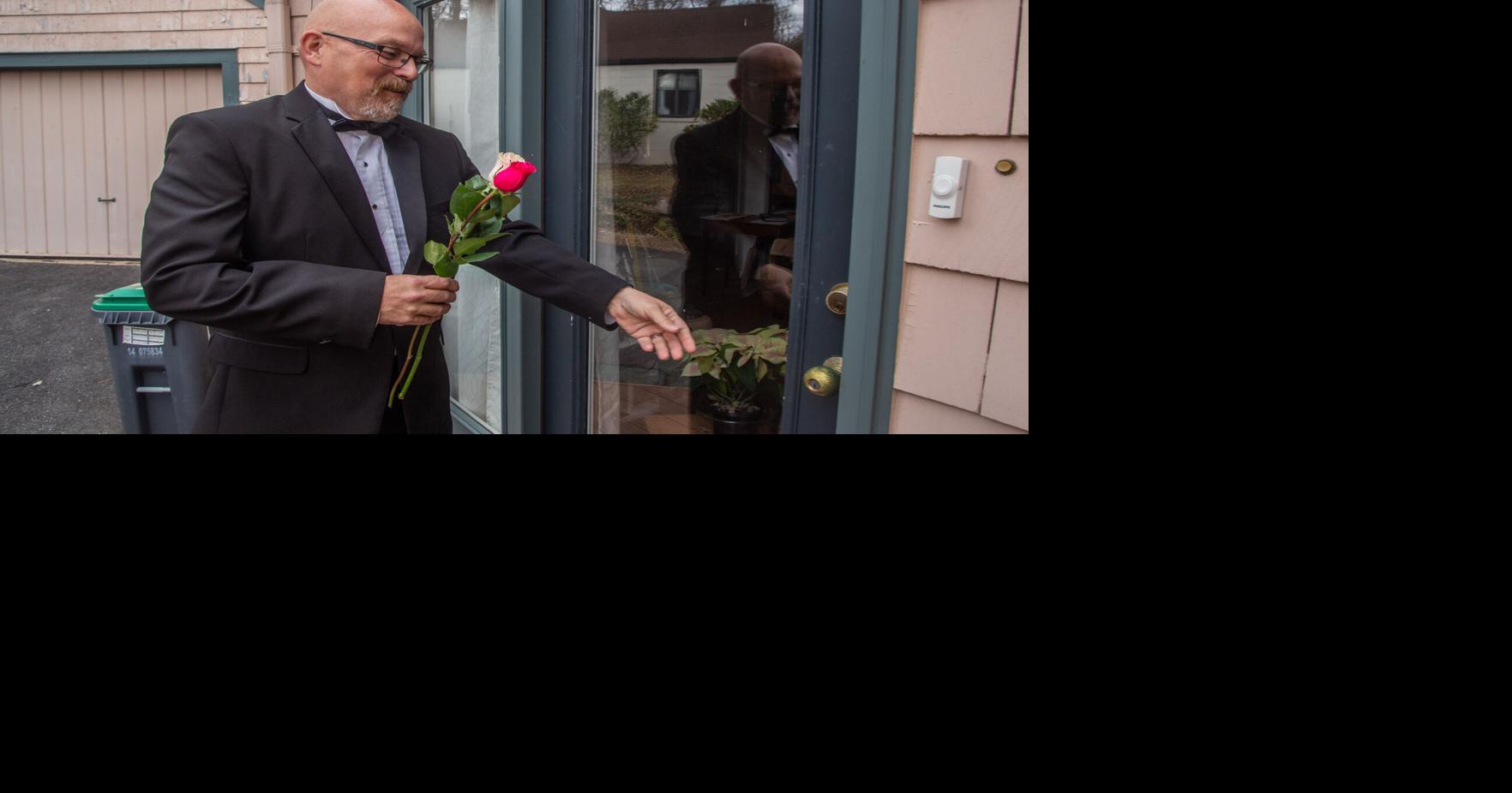 Jeffersonland Chorus singing valentines go digital, co-ed this year