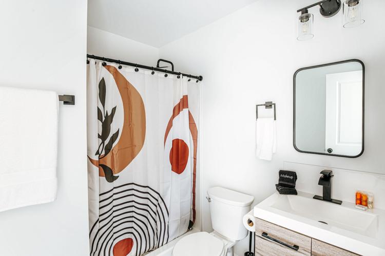 Grey Pine Lodge bathroom