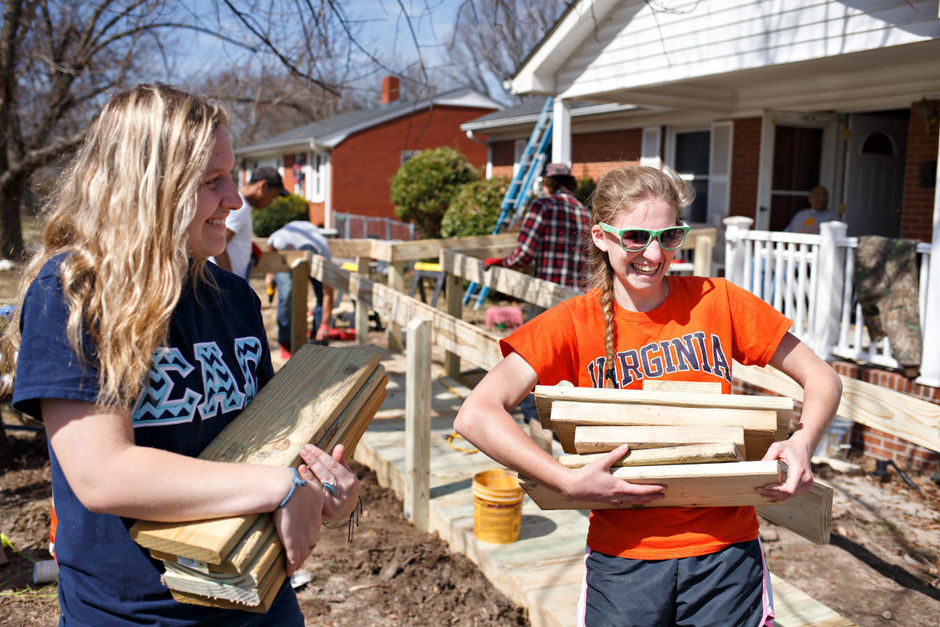 UVa students spend spring break volunteering in North Carolina News