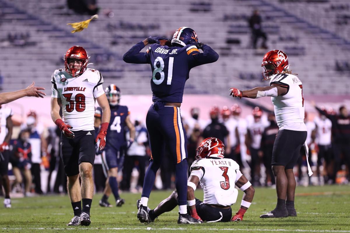 111420-cdp-sports-uvafootball363.JPG