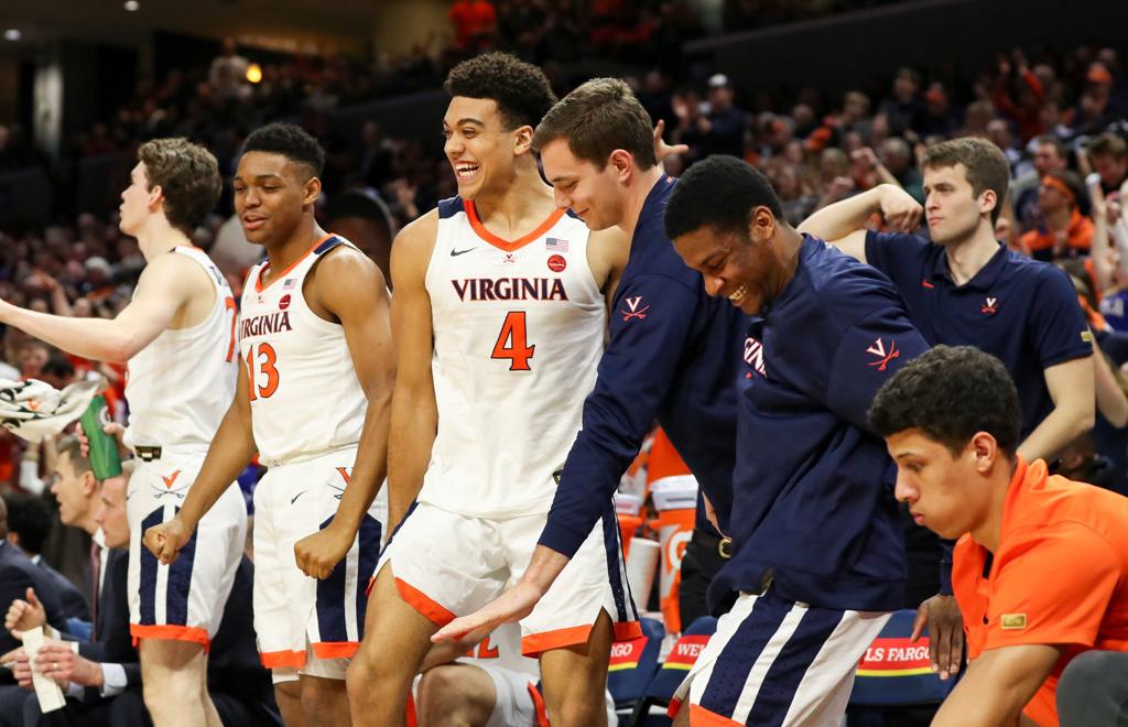 Virginia Men S Basketball Team Returns To Ap Top 25 Cavalier