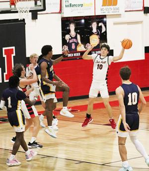 Wounded Raiders split decisions with Generals