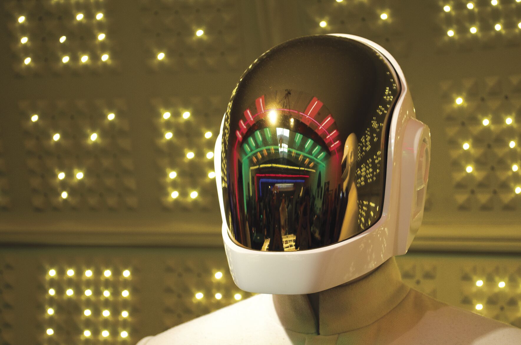 Pop-up shop keeps Daft Punk “Alive” | Lifestyle | dailytitan.com