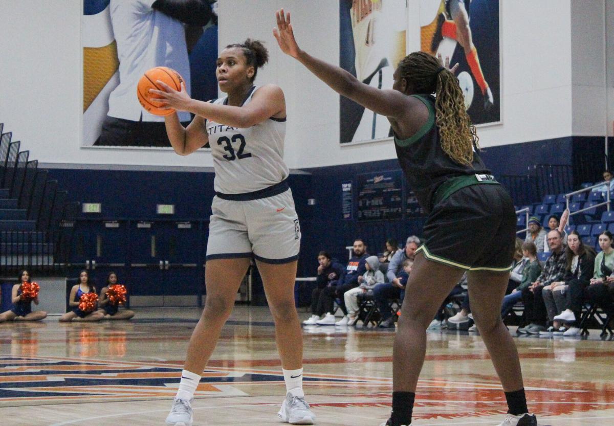 Fourth Quarter Push Helps Tritons Top Fullerton - UC San Diego