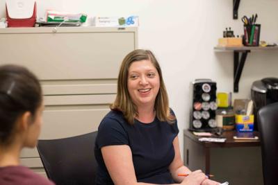 Cal State Fullerton Professor Leads Students In Studies Of Animal Cognition And Human Psychology Lifestyle Dailytitan Com