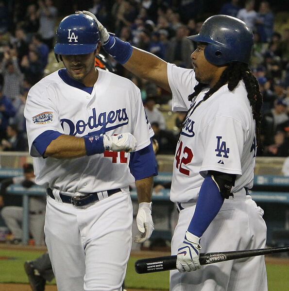 Dodgers' Andre Ethier leaves with back spasms