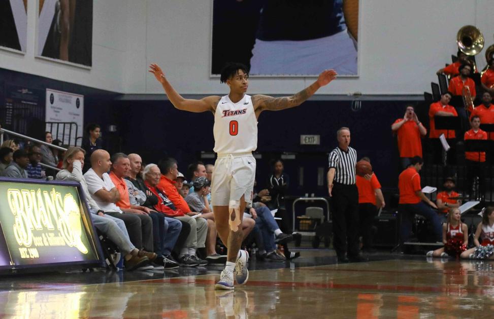 Cal State Fullerton men s basketball starts off strong in Big West
