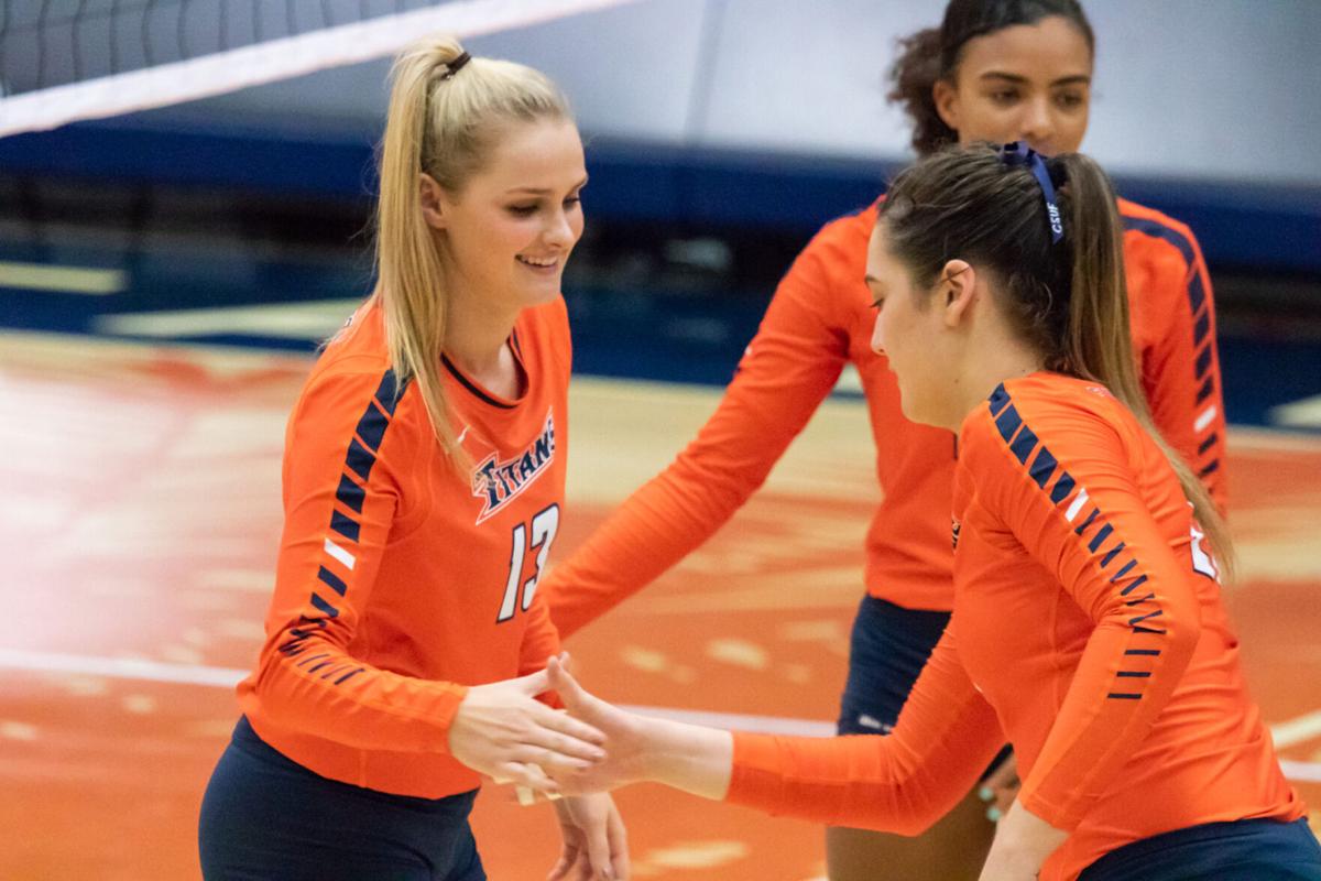 Gaby Barcelos And Haley Carmo Went To College Together To Rebuild The Csuf Volleyball Program Sports Dailytitan Com