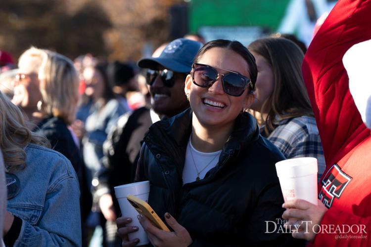 Students, Alumni watch Gin Blossoms at Raider Alley Multimedia