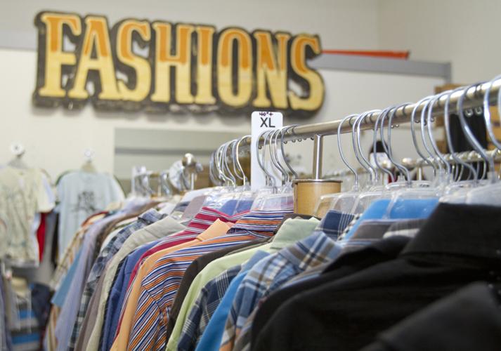 Stores exchange clothes for cash, La Vida