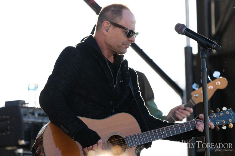 Students, Alumni watch Gin Blossoms at Raider Alley Multimedia