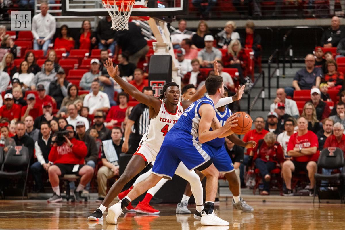 110519.BasketballvsEasternIllinois.ID-5.jpg