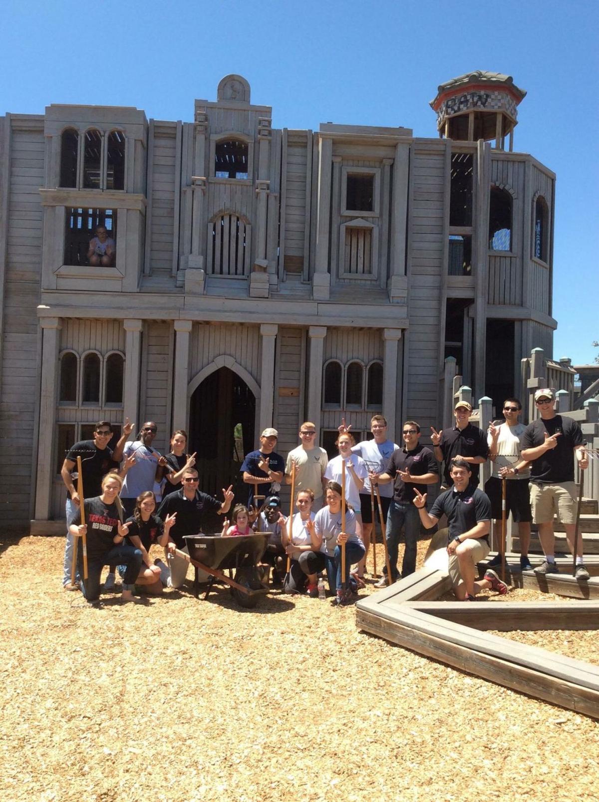 ROTC provides community service through Scabbard and Blade La Vida