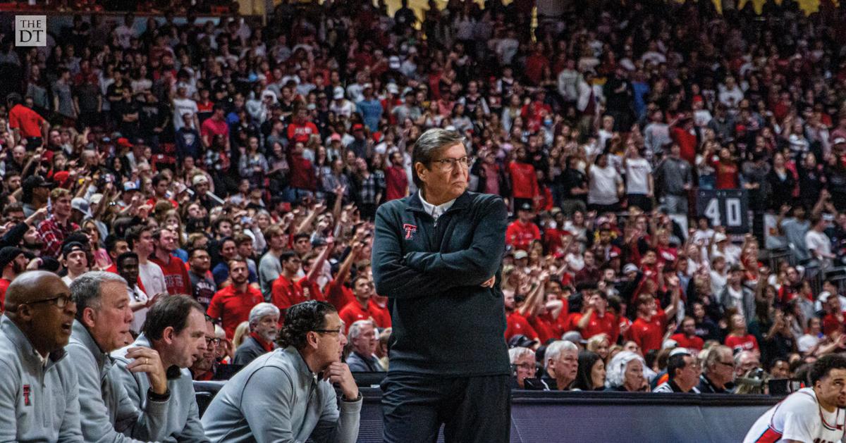 Head Coach Mark Adams coachs his team to a win.