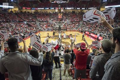 Fan Engagement Promotes Student Involvement La Vida
