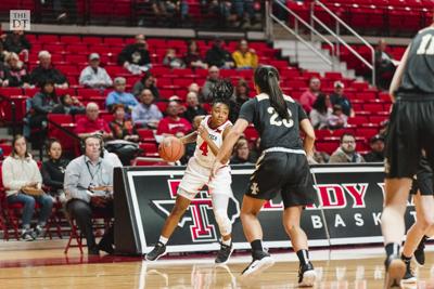 Carr Breaks Records In Victory Over Nevada Sports Dailytoreador Com