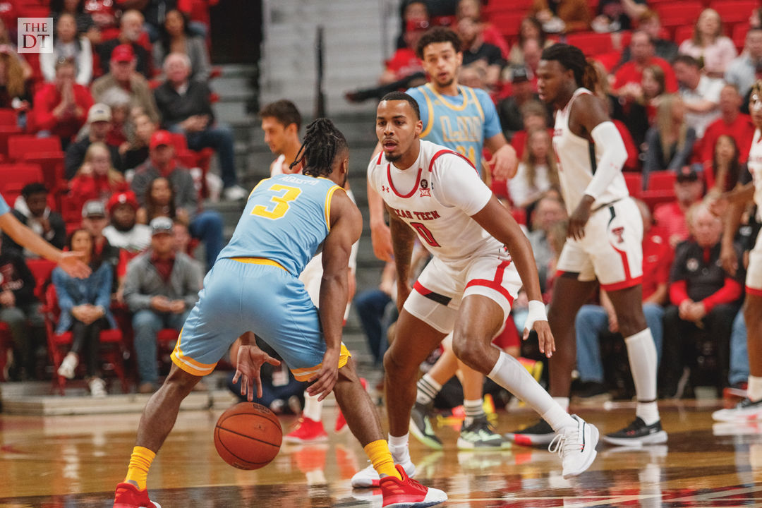 112419.BasketballvsLongIsland.ID0076wtp.jpg