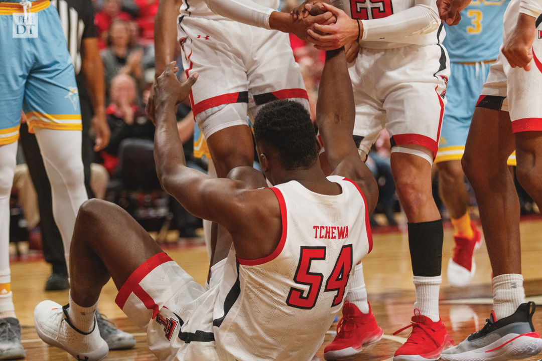 112419.BasketballvsLongIsland.ID0077wtp.jpg