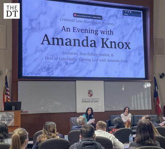 Amanda Knox speaks to crowd