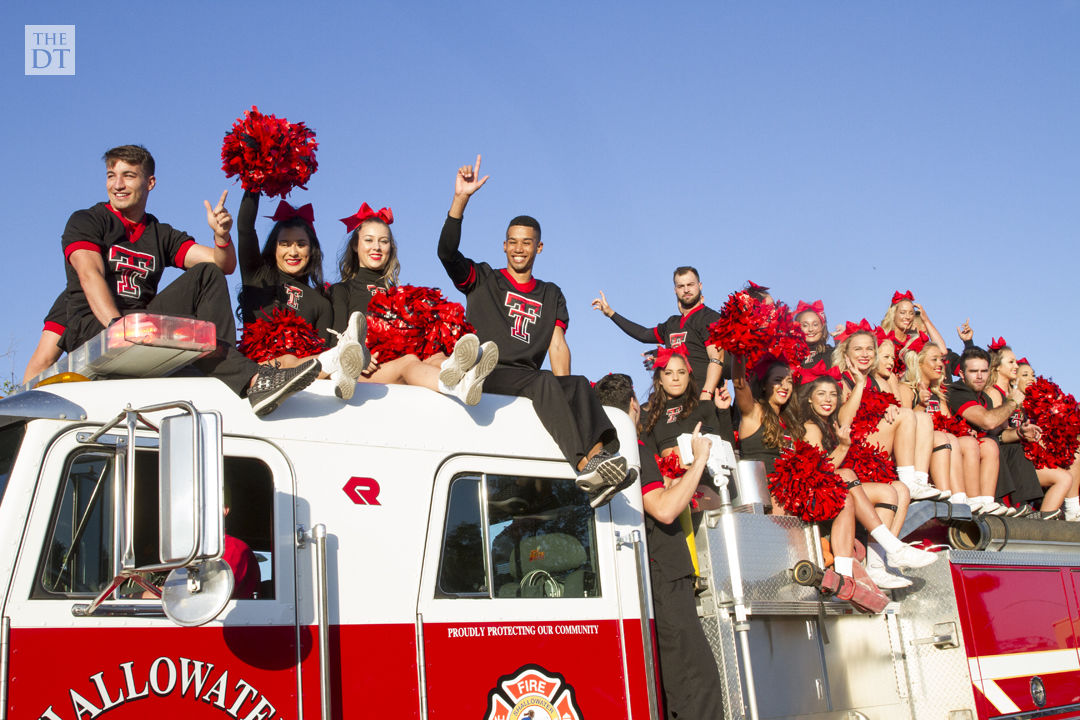 Parade engages Tech, Lubbock communities La Vida