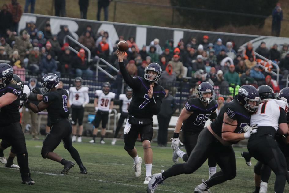 Uw W Football Umhb Has Never Been Far Off Warhawks Radar