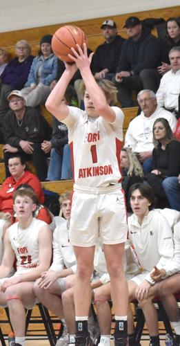 Fort fends off Waunakee 54-51 in first-place Badger Large clash ...