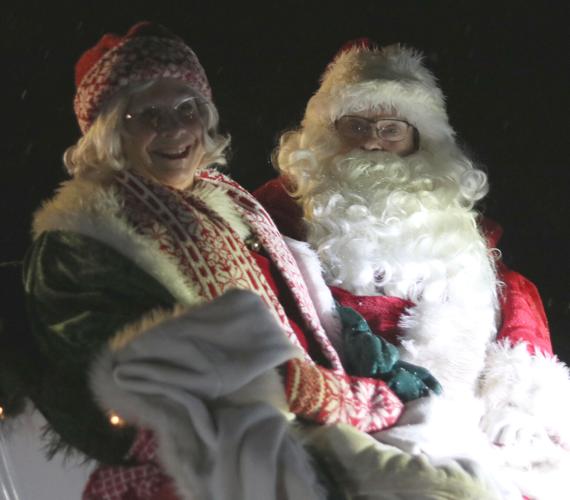 Helenville lighted parade marches on through wintry mix Jefferson