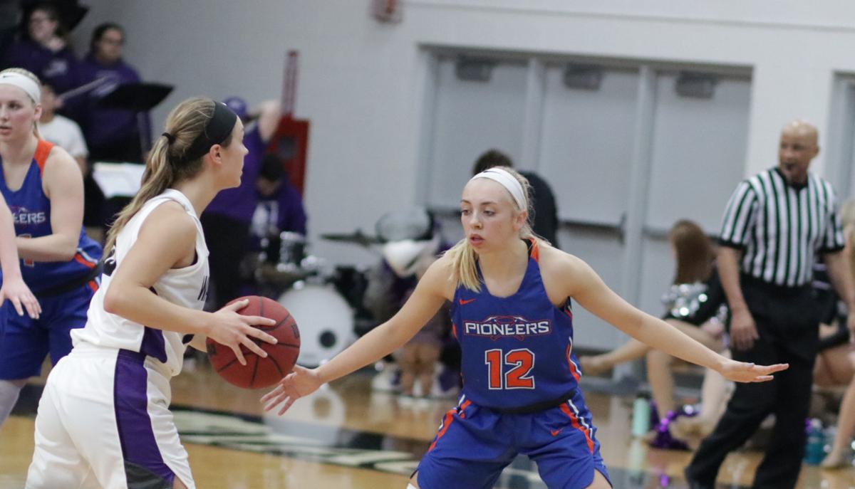 Uw W Women S Basketball Strong Second Half Keeps Warhawks Perfect