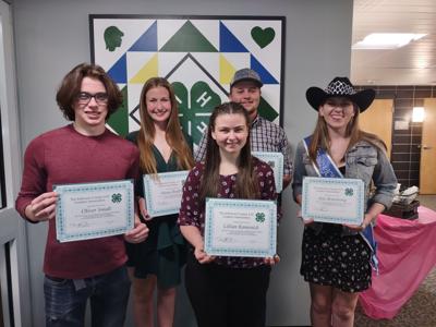 Jefferson County 4-H leaders present 2023 scholarships