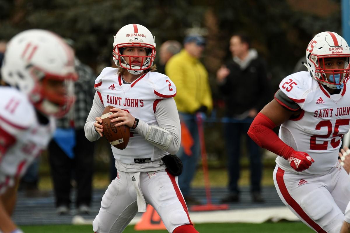 Uw W Football Warhawks Prepare For Best D Iii Player In Nation