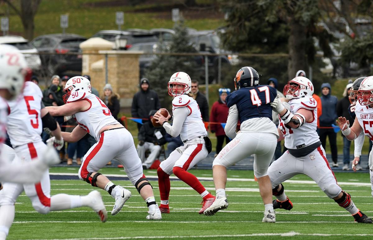 Uw W Football Warhawks Prepare For Best D Iii Player In Nation