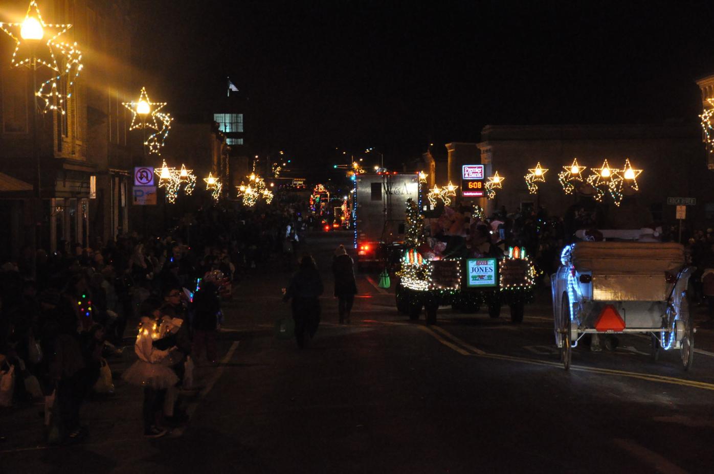 Gallery Fort Atkinson Holiday Parade and Chili Cookoff News