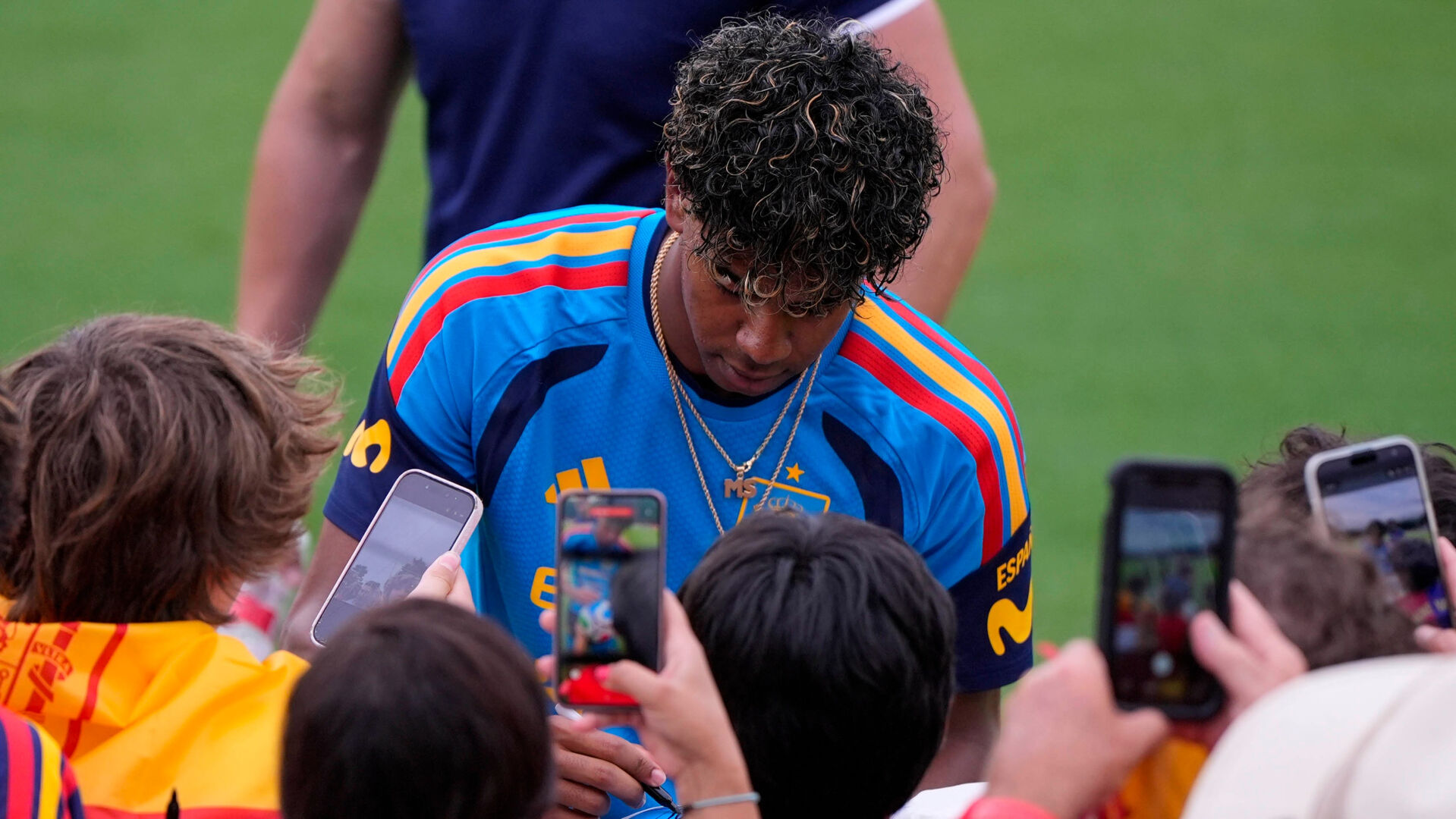 Spain back at full strength ahead of its World Cup opener against