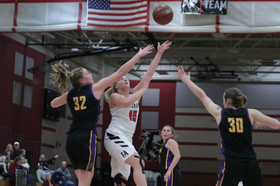 Prep Girls Basketball Staude Scores 29 Fort Atkinson Wins Opener